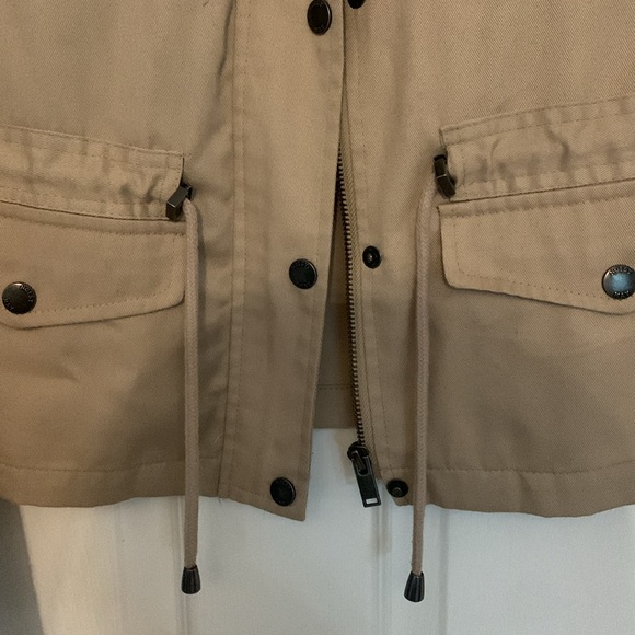 Jacket / Tan / Lightweight/ Small - Picture 4 of 4